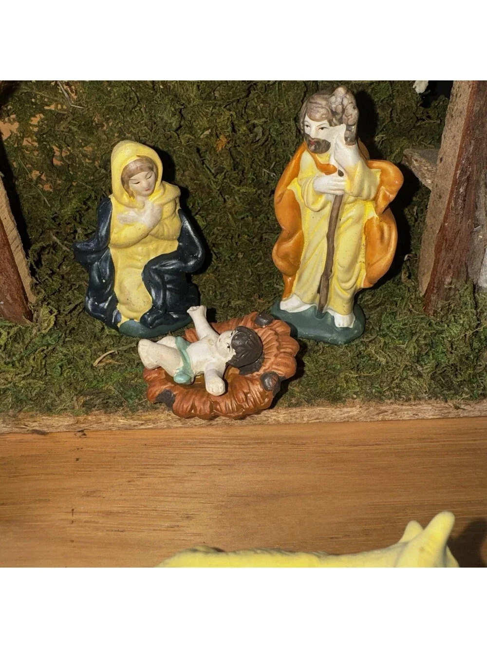 Vintage Nativity Set Italy Manger Scene Wood Stable 10 Pc Moss Ceramic Figurines